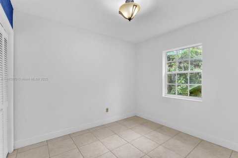 Villa ou maison à vendre à Miami, Floride: 3 chambres № 1930766 - photo 20