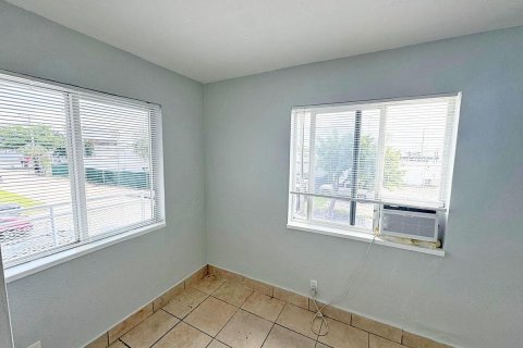 Copropriété à louer à Fort Lauderdale, Floride: 2 chambres, 466.83 m2 № 2340616 - photo 4