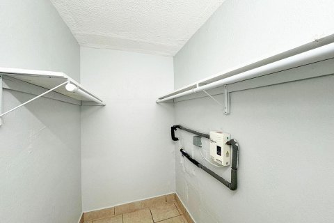 Copropriété à louer à Fort Lauderdale, Floride: 2 chambres, 466.83 m2 № 2340616 - photo 7