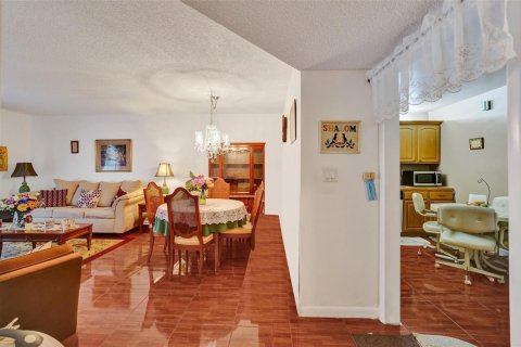 Copropriété à vendre à Lauderhill, Floride: 1 chambre, 77.67 m2 № 2088048 - photo 4