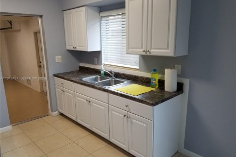 Casa en venta en Homestead, Florida, 3 dormitorios, 140.38 m2 № 2000325 - foto 9