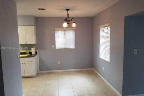 Casa en venta en Homestead, Florida, 3 dormitorios, 140.38 m2 № 2000325 - foto 8
