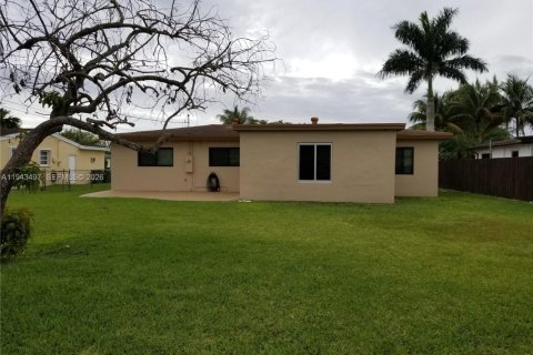Casa en venta en Homestead, Florida, 3 dormitorios, 140.38 m2 № 2000325 - foto 2