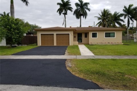 Casa en Homestead, Florida 3 dormitorios, 140.38 m2 № 2000325