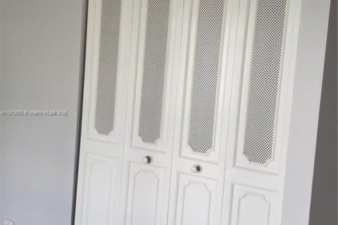 Condo in Sunny Isles Beach, Florida, 2 bedrooms № 1920020 - photo 11