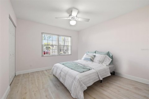 House in Tampa, Florida 3 bedrooms, 221.57 sq.m. № 1759644 - photo 23