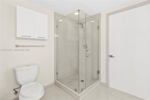 Copropriété à louer à Doral, Floride: 2 chambres, 91.79 m2 № 2258041 - photo 3