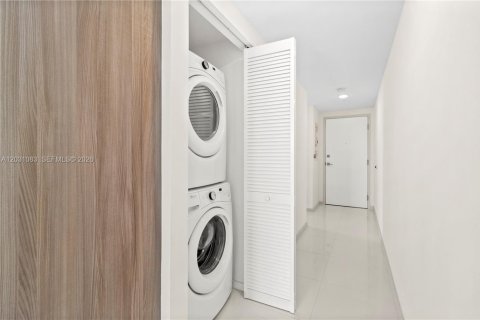 Copropriété à louer à Doral, Floride: 2 chambres, 91.79 m2 № 2258041 - photo 8
