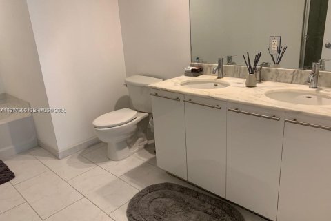 Condominio en venta en Miami, Florida, 2 dormitorios, 91.6 m2 № 2078902 - foto 13