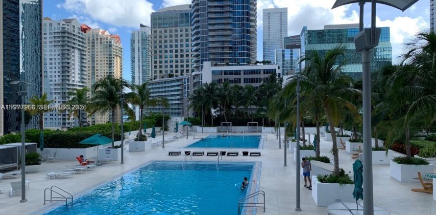 Condominio en Miami, Florida, 2 dormitorios  № 2078902