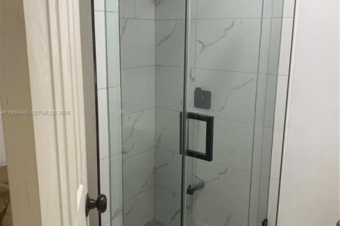 Дом в Майами, Флорида 1 спальня, 61.32м2 № 2058035