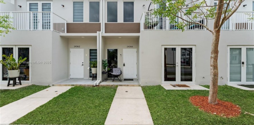 Townhouse in Homestead, Florida 4 bedrooms, 139.35 sq.m. № 1693258