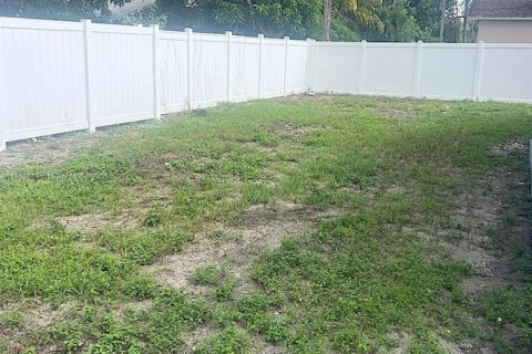 House in Boca Raton, Florida 2 bedrooms, 109.07 sq.m. № 1965151 - photo 10