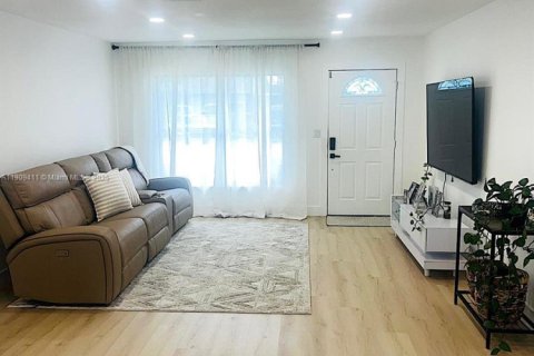 House in Boca Raton, Florida 2 bedrooms, 109.07 sq.m. № 1965151 - photo 18