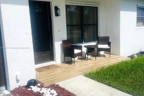 House in Boca Raton, Florida 2 bedrooms, 109.07 sq.m. № 1965151 - photo 4