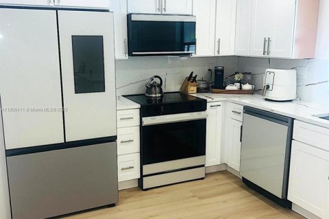 House in Boca Raton, Florida 2 bedrooms, 109.07 sq.m. № 1965151 - photo 13