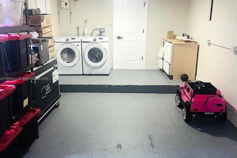 House in Boca Raton, Florida 2 bedrooms, 109.07 sq.m. № 1965151 - photo 11