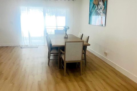 House in Boca Raton, Florida 2 bedrooms, 109.07 sq.m. № 1965151 - photo 16