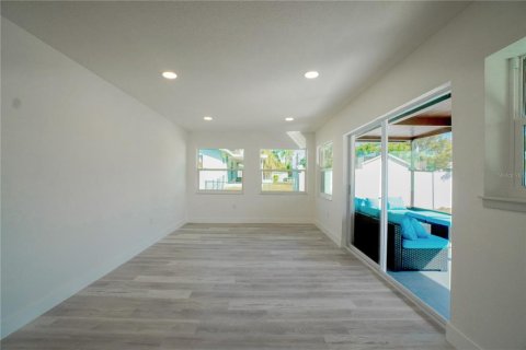 House in Venice, Florida 2 bedrooms, 142.98 sq.m. № 2231362 - photo 16