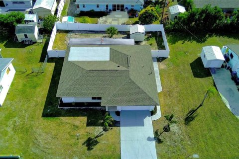 House in Venice, Florida 2 bedrooms, 142.98 sq.m. № 2231362 - photo 4