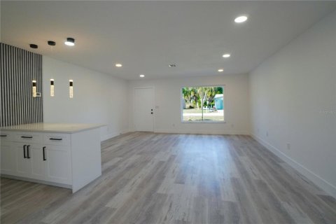 House in Venice, Florida 2 bedrooms, 142.98 sq.m. № 2231362 - photo 30