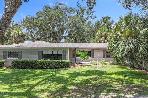 House in Dover, Florida 4 bedrooms, 227.7 sq.m. № 1868853 - photo 1