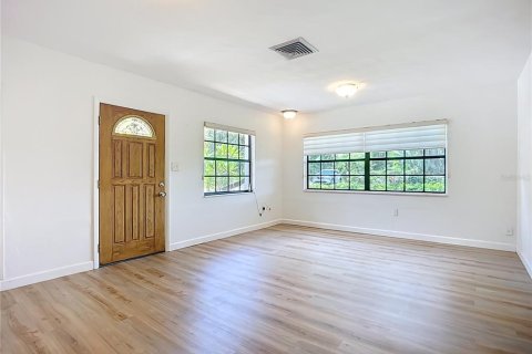 House in Dover, Florida 4 bedrooms, 227.7 sq.m. № 1868853 - photo 8