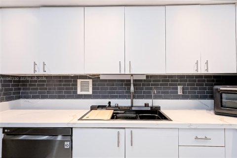 Condominio en venta en Hollywood, Florida, 2 dormitorios, 128.48 m2 № 2003275 - foto 28