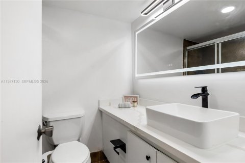 Condominio en venta en Hollywood, Florida, 2 dormitorios, 128.48 m2 № 2003275 - foto 11
