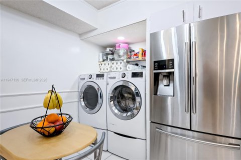 Condominio en venta en Hollywood, Florida, 2 dormitorios, 128.48 m2 № 2003275 - foto 27