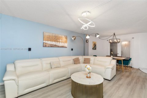 Condominio en venta en Hollywood, Florida, 2 dormitorios, 128.48 m2 № 2003275 - foto 21