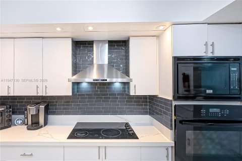 Condominio en venta en Hollywood, Florida, 2 dormitorios, 128.48 m2 № 2003275 - foto 30