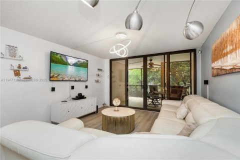 Condominio en Hollywood, Florida, 2 dormitorios  № 2003275