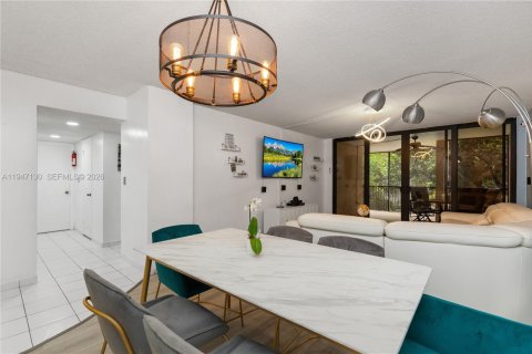 Condominio en venta en Hollywood, Florida, 2 dormitorios, 128.48 m2 № 2003275 - foto 17