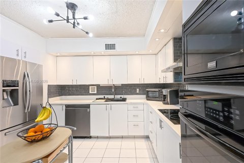 Condominio en venta en Hollywood, Florida, 2 dormitorios, 128.48 m2 № 2003275 - foto 25