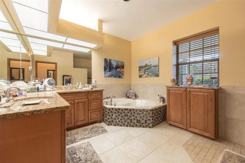 Casa en venta en Fort Myers, Florida, 4 dormitorios, 234.39 m2 № 2345597 - foto 26