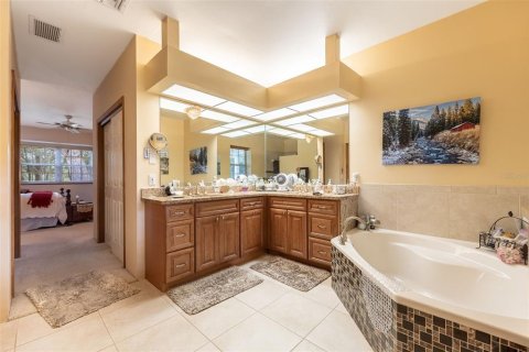 Casa en venta en Fort Myers, Florida, 4 dormitorios, 234.39 m2 № 2345597 - foto 27