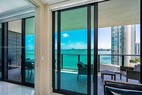 Купить кондоминиум в Майами, Флорида 2 спальни, 106.93м2, № 2065976 - фото 12