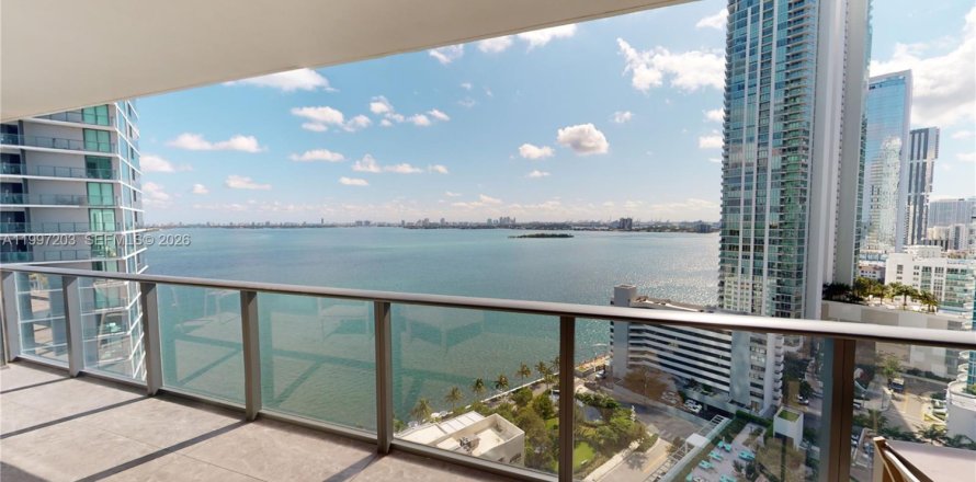 Кондоминиум с 2 спальнями в Майами, Флорида № 2065976