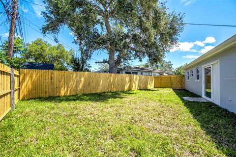 House in Largo, Florida 3 bedrooms, 101.45 sq.m. № 2151464 - photo 14