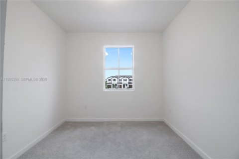 Снять в аренду таунхаус в Хомстед, Флорида 4 спальни, 169.83м2, № 1987131 - фото 28