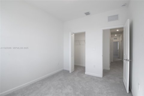 Снять в аренду таунхаус в Хомстед, Флорида 4 спальни, 169.83м2, № 1987131 - фото 22