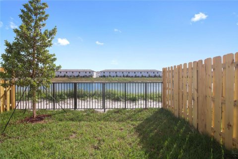 Снять в аренду таунхаус в Хомстед, Флорида 4 спальни, 169.83м2, № 1987131 - фото 20