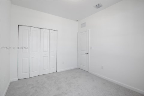 Снять в аренду таунхаус в Хомстед, Флорида 4 спальни, 169.83м2, № 1987131 - фото 29