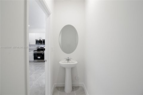 Снять в аренду таунхаус в Хомстед, Флорида 4 спальни, 169.83м2, № 1987131 - фото 17