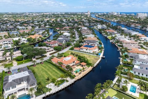 House in Boca Raton, Florida 5 bedrooms, 697.51 sq.m. № 1182563 - photo 1