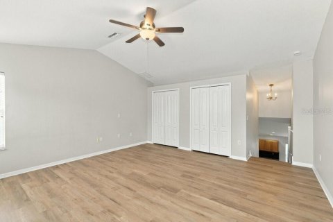 Villa ou maison à louer à Land O' Lakes, Floride: 4 chambres, 225.29 m2 № 2436805 - photo 8