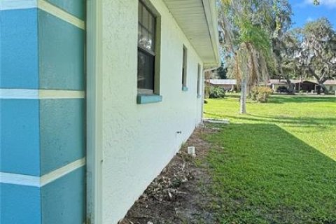 Casa en venta en Fruitland Park, Florida, 3 dormitorios, 177.44 m2 № 2342239 - foto 15