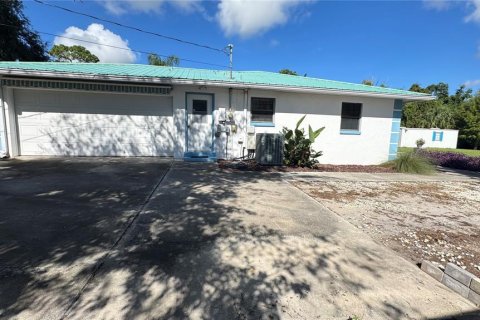 Casa en venta en Fruitland Park, Florida, 3 dormitorios, 177.44 m2 № 2342239 - foto 26