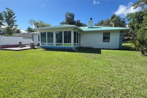 Casa en venta en Fruitland Park, Florida, 3 dormitorios, 177.44 m2 № 2342239 - foto 14
